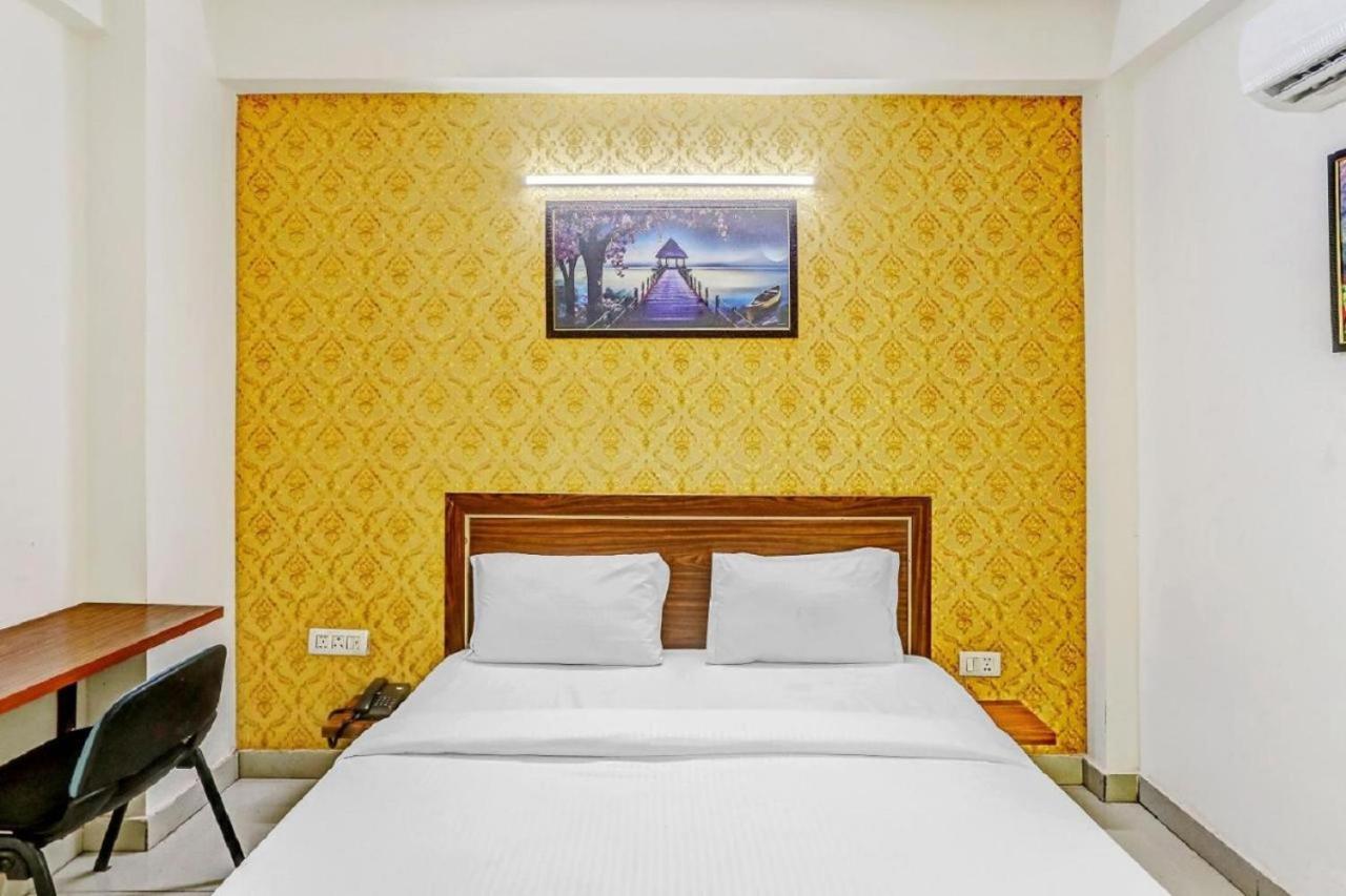 Hotel Noida Continental At Noida City Center Exterior photo
